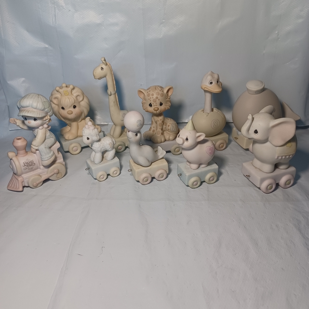 Precious Moments Birthday Train 10 Pieces 9 Animals Train Set - Pastels